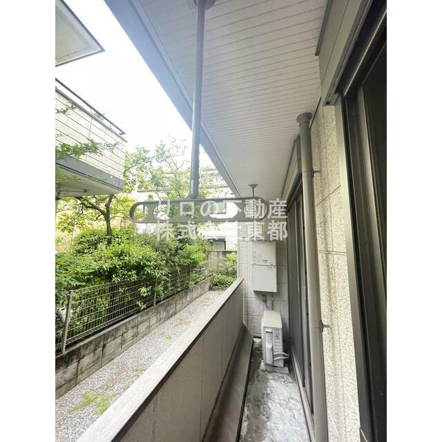 バルコニーがあるので洗濯物を太陽の下で干すことができます♪