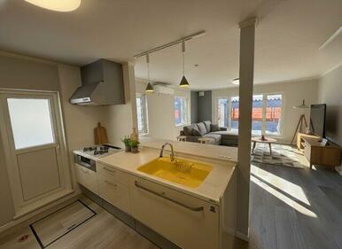 キッチン上部開口しました！※家具はイメージです。