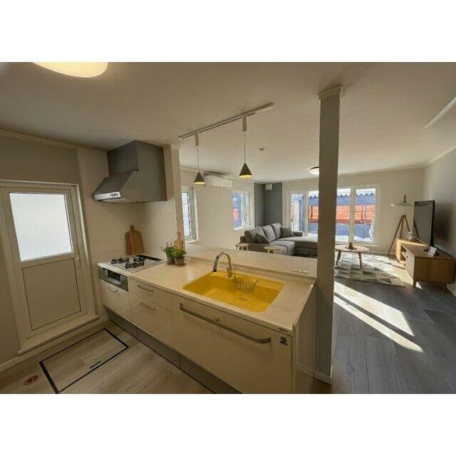 キッチン上部開口しました！※家具はイメージです。