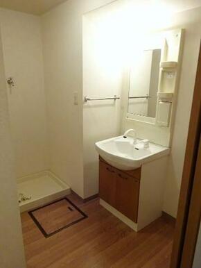 洗髪洗面化粧台