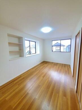 2階洋室約7.5帖、別角度から