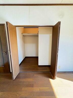 2F南西側洋室収納