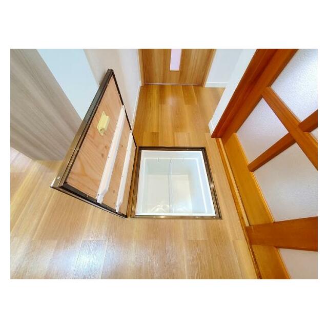 床下収納付きキッチン