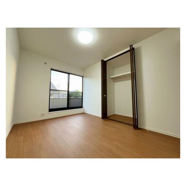 「洋室約6帖」収納がございます