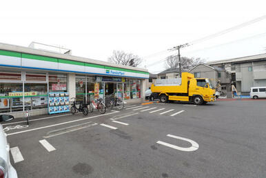 ファミリーマート西東京泉町店