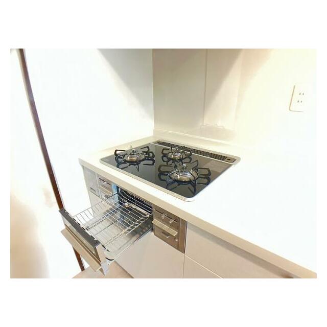 「キッチン」使いやすい3口コンロです。