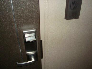 玄関（カードキー）