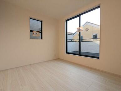 洋室は膝に難ありの方も過ごしやすいですね（3号棟）