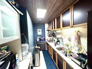 調理スペースをしっかり確保した独立型キッチン※家具家電・調度品は販売価格に含まれません。