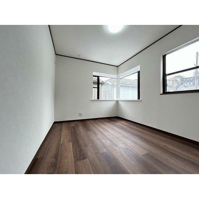 洋室６帖　別角度