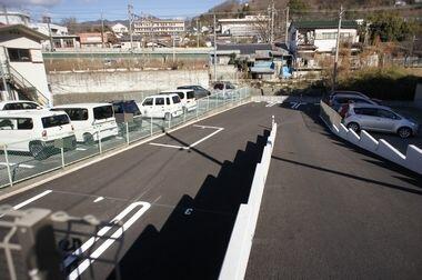 ☆敷地内に各世帯駐車場１台付いております☆