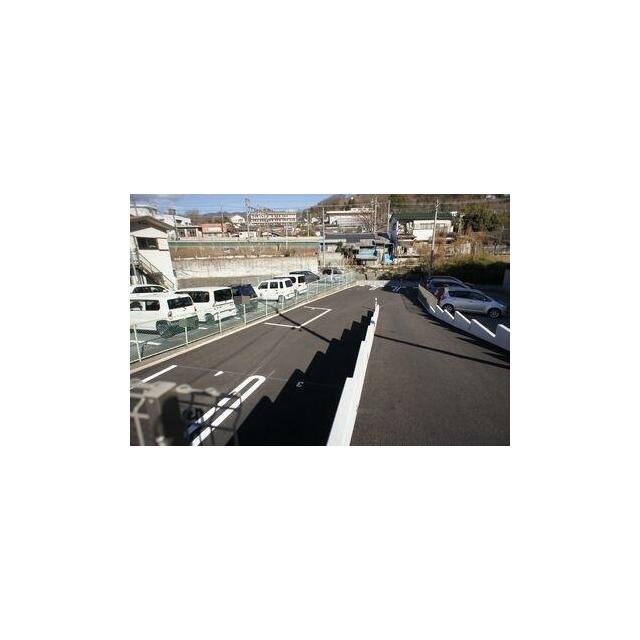 ☆敷地内に各世帯駐車場１台付いております☆