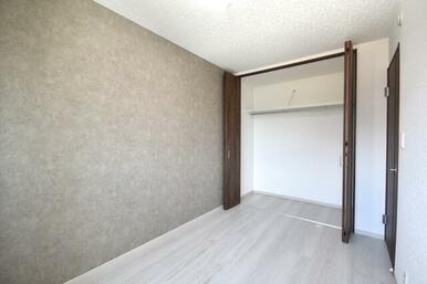 クローゼット付きでお荷物スッキリ片付きます♪　２Ｆ洋室５帖