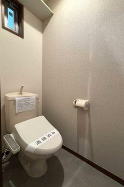 【トイレ】幅広い年齢層から支持されている今や必須アイテムの温水洗浄暖房便座♪冬場も便座が暖かくご使…