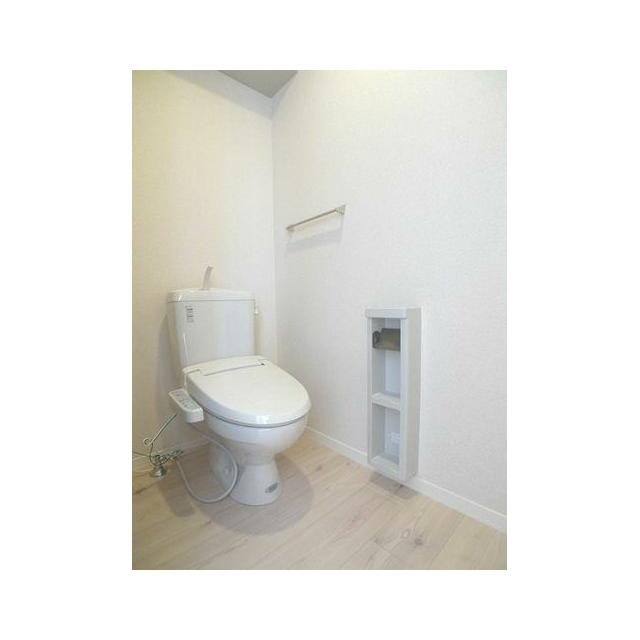 【トイレ】風呂トイレ別☆　あると便利な洗浄機能付便座です♪