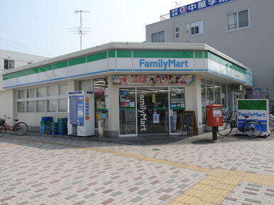 ファミリーマート東海大学駅前店