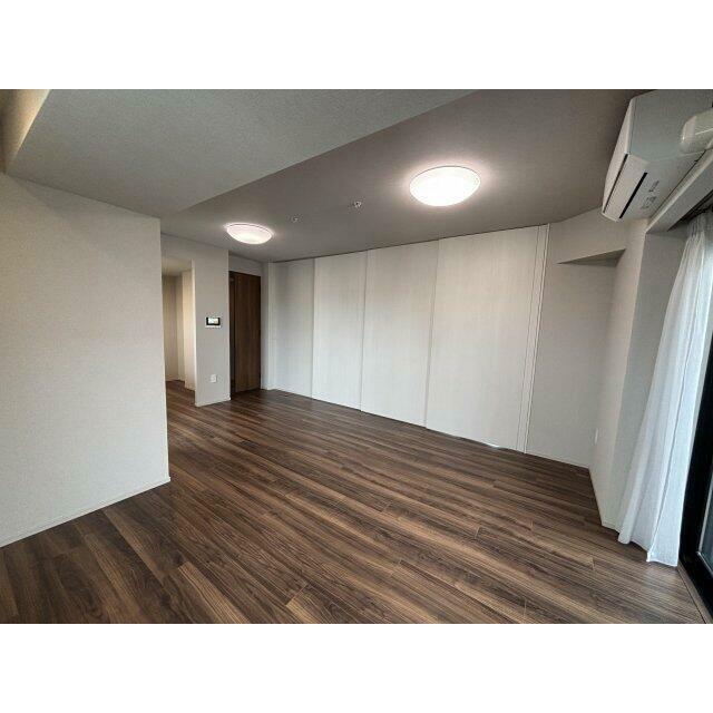 引戸でリビングと洋室を区切れます。