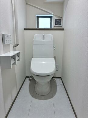 人気の温水洗浄機付き便座♪
