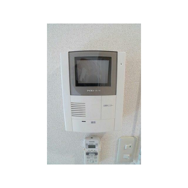 防犯にも有効なＴＶモニター付きインターホン☆玄関ドアは１キー２ロックです