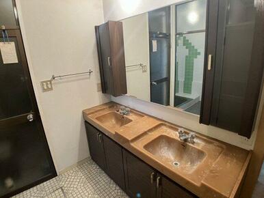 豪華な造りの洗面台♪