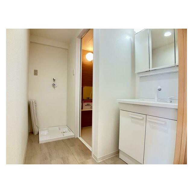 脱衣室　室内洗濯機置き場で快適にお使いいただけます