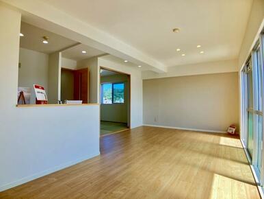 LDK　和室と扉一つでつながっており、普段使いしやすいですね