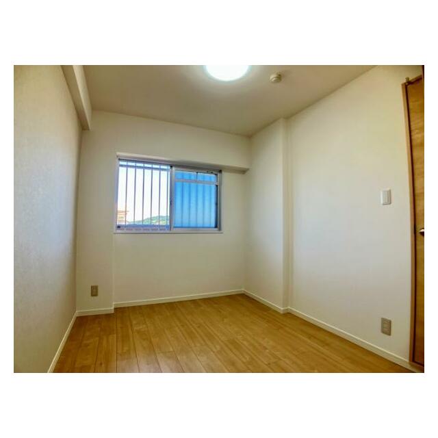 洋室　北西側洋室は、クローゼットもあり収納十分です