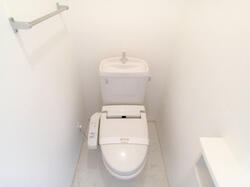 温水洗浄暖房便座つきトイレ