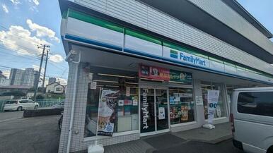 ファミリーマート登戸新町店