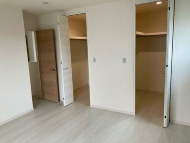 大切な洋服にはきちんと収納場所を用意したい（1号棟）