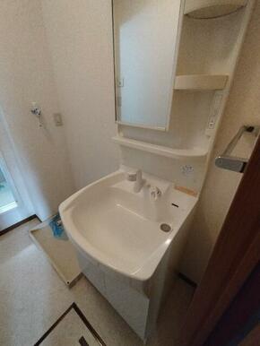 独立洗面台付きです