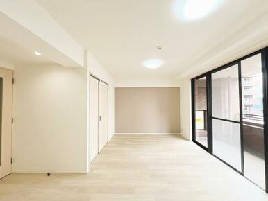 「LDK」カウンターキッチンなのでご家族と会話をしながらお料理ができます。