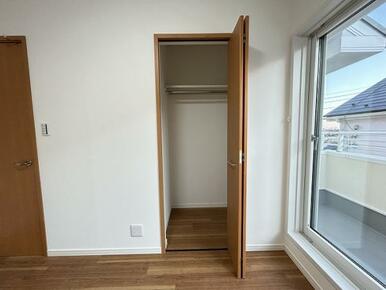 「南西側洋室」収納