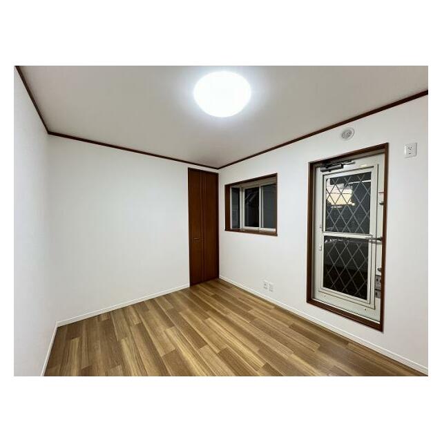 「2階中央洋室」