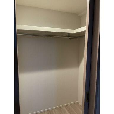 ウォークインクローゼット（洋室6帖）