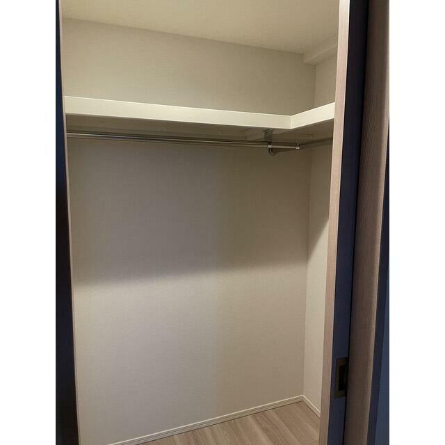 ウォークインクローゼット（洋室6帖）