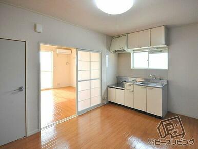 明るい室内が魅力。