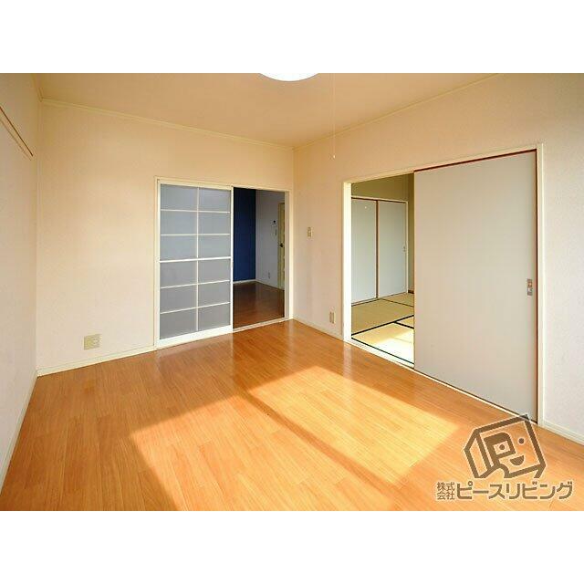 全室角部屋、陽あたり良好。