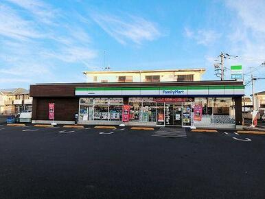 ファミリーマート佐野植野町店まで徒歩１分（４０ｍ）