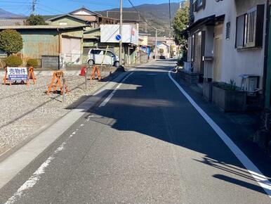 前面道路（北）