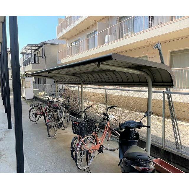 屋根付き駐輪場