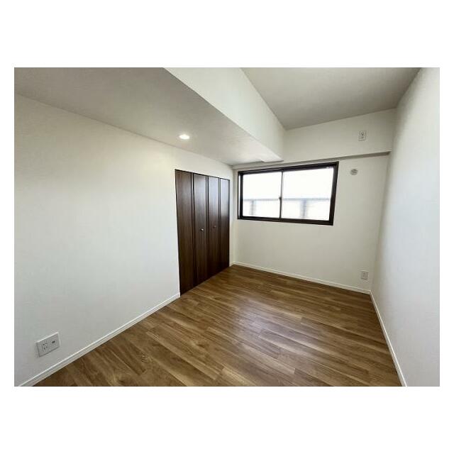 「洋室約5帖」長方形のためお部屋作りもしやすそうです。