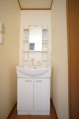 洗面台は洗髪洗面化粧台タイプ！おでかけ準備もラクラク☆