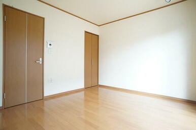 明るい雰囲気で暮らしやすい！優しい質感の室内がオススメ☆