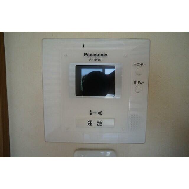 映像で来訪者確認ができる、ＴＶモニタ付インターホン付き◎