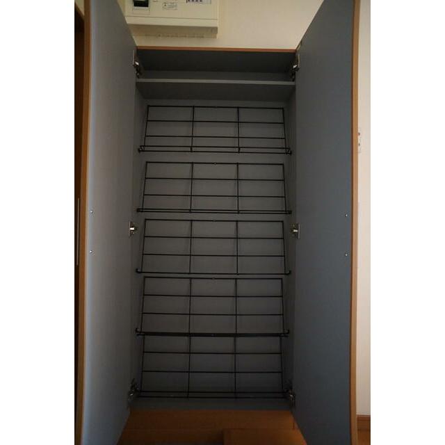 玄関には下駄箱があるので、いつでもスッキリ片付きます！