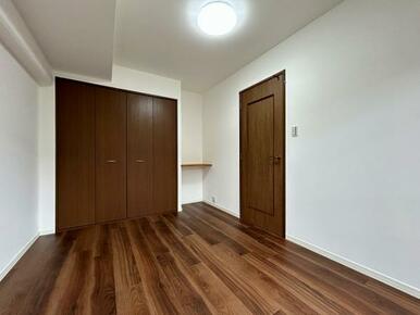 洋室（2）窓からの景色