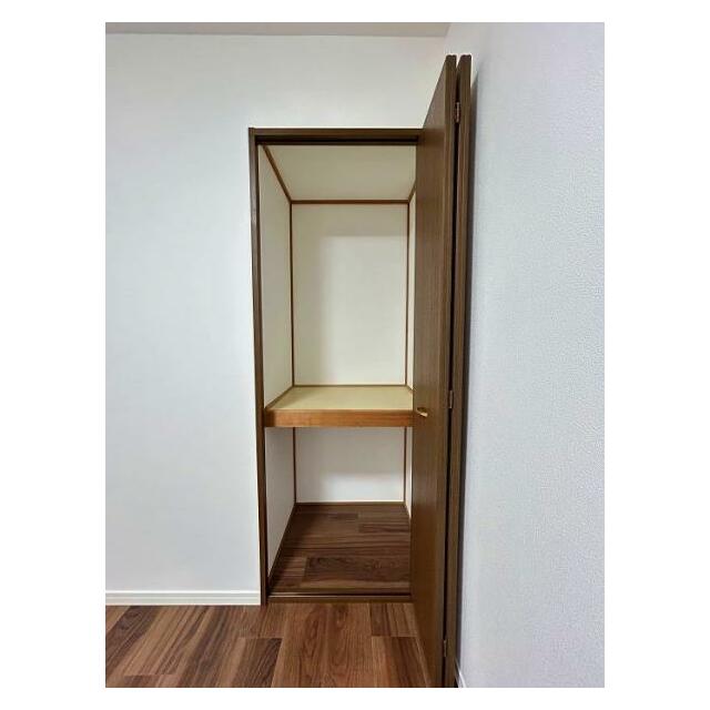 洋室（1） 収納