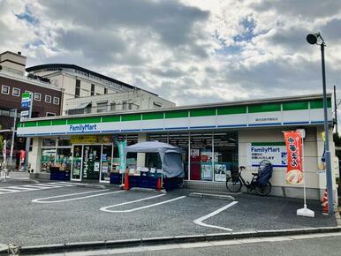 ファミリーマート東京成徳学園前店