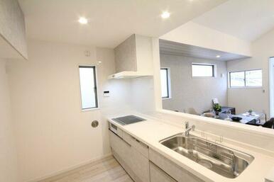 IHクッキングヒーターに食器洗浄機、浄水器付き